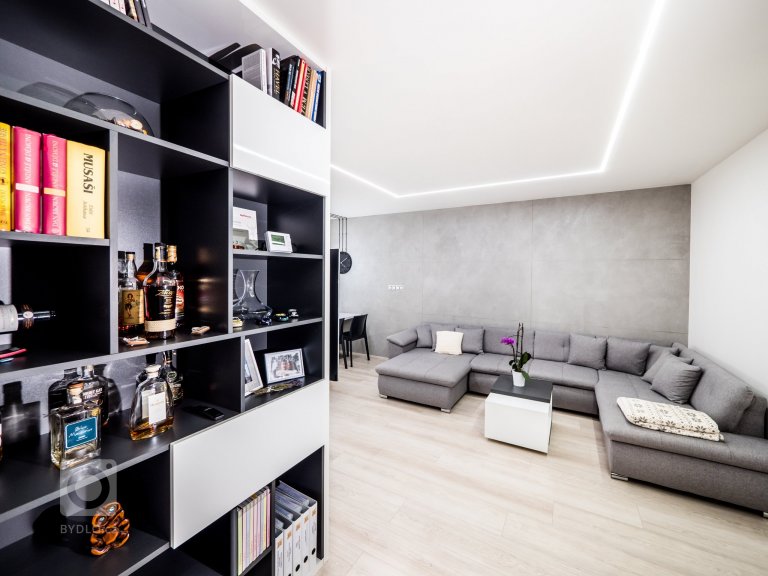 add picture to album