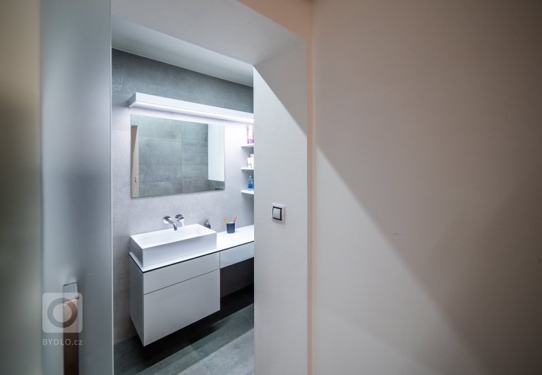 add picture to album