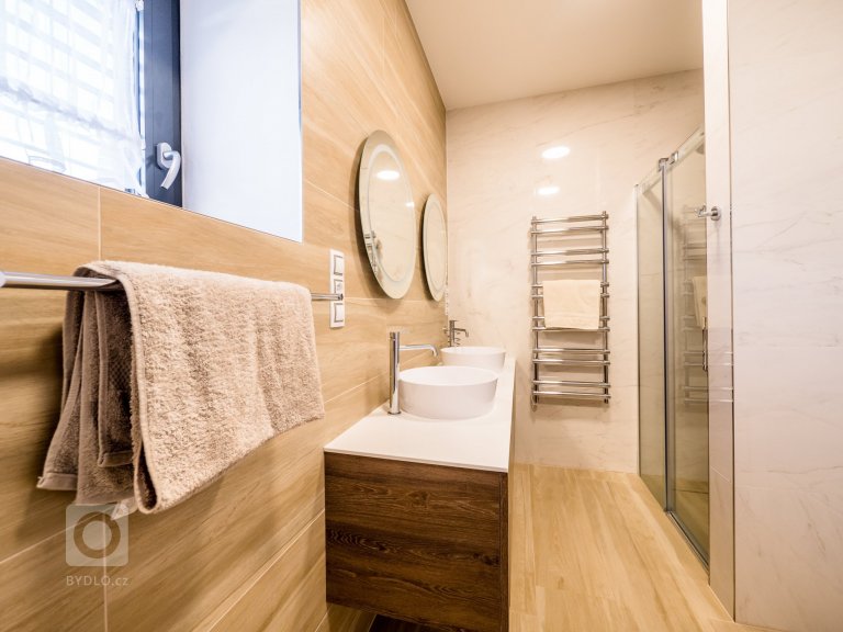 add picture to album