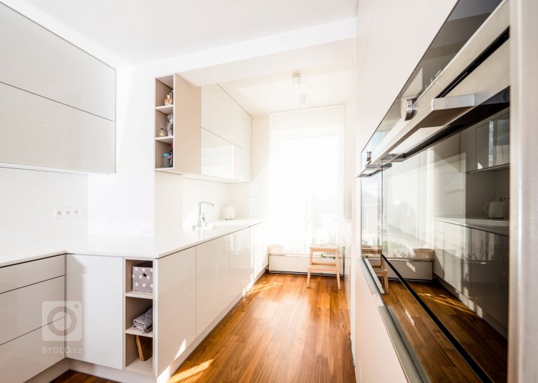 add picture to album