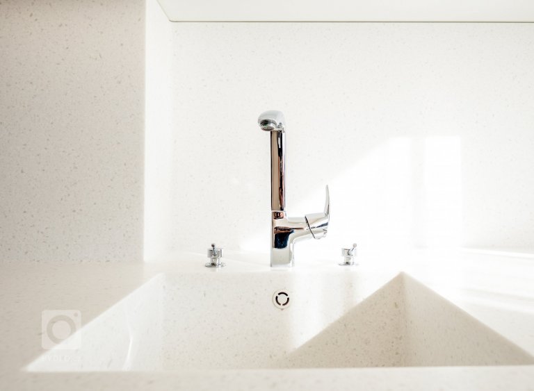 add picture to album