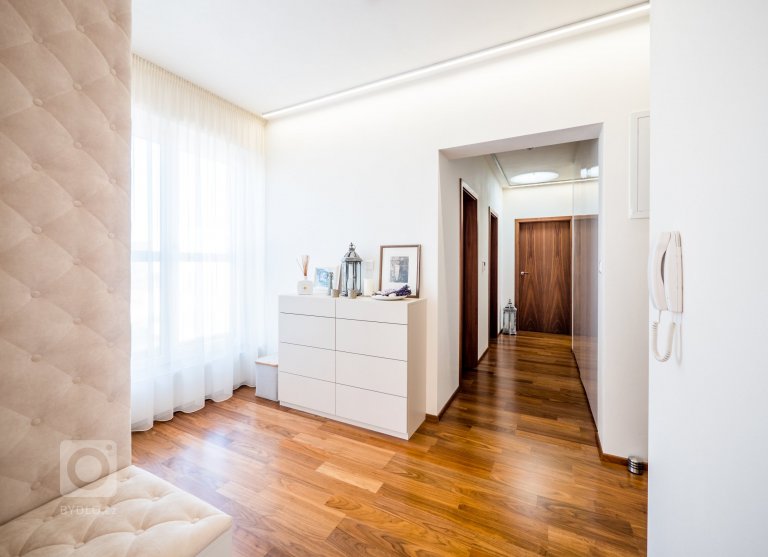 add picture to album