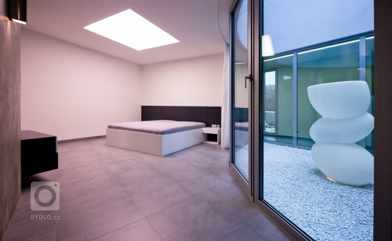 add picture to album