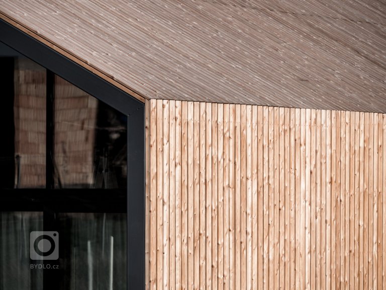 add picture to album