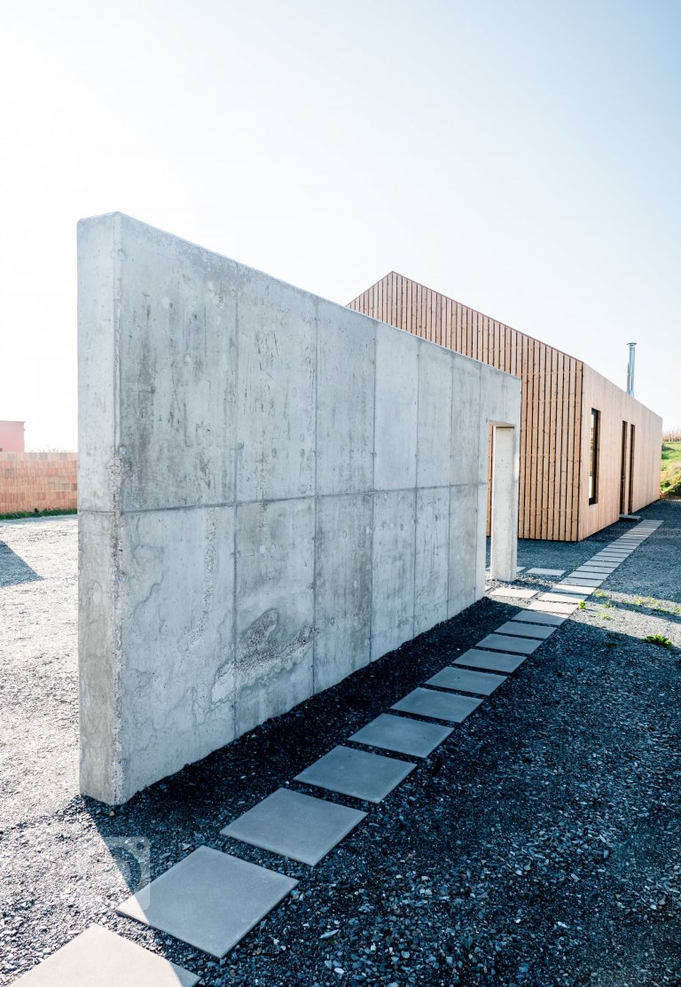 add picture to album