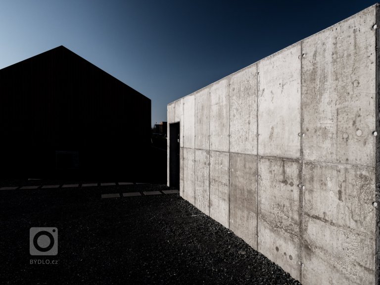 add picture to album