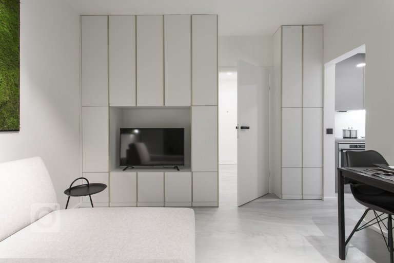 add picture to album