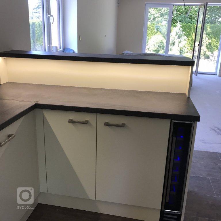 add picture to album