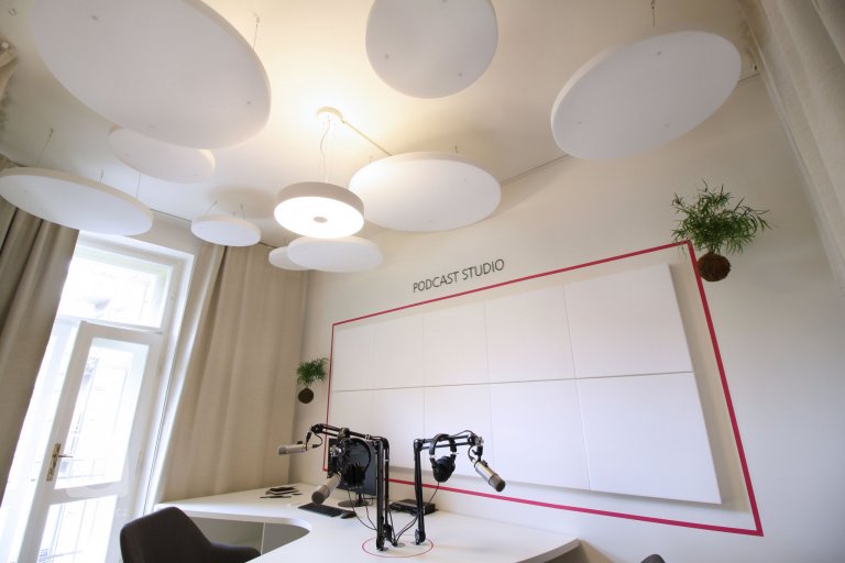 add picture to album