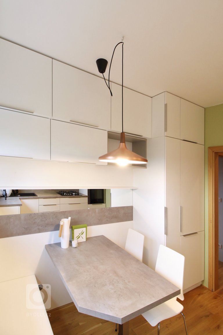 add picture to album