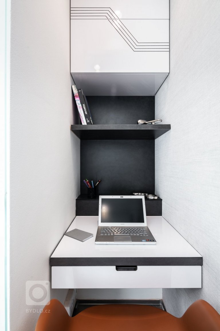 add picture to album