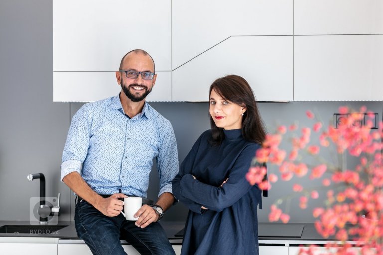 add picture to album