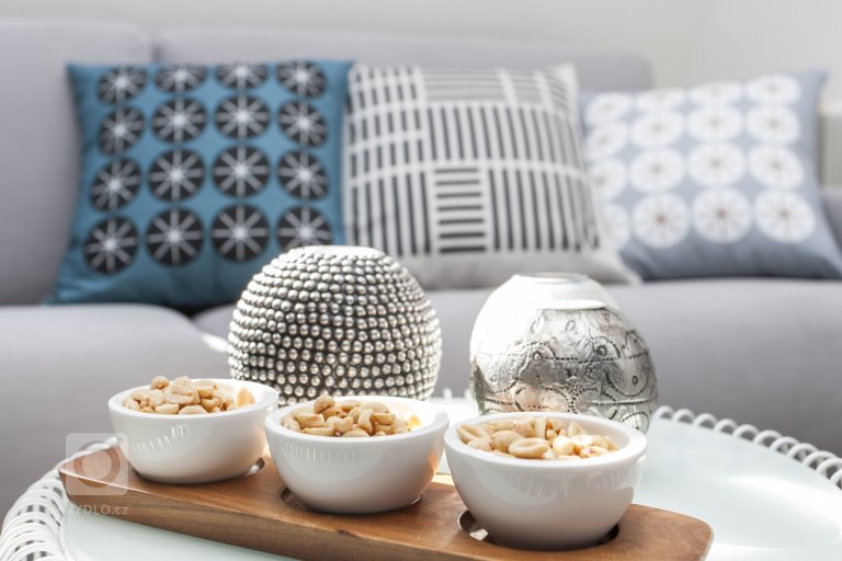 add picture to album