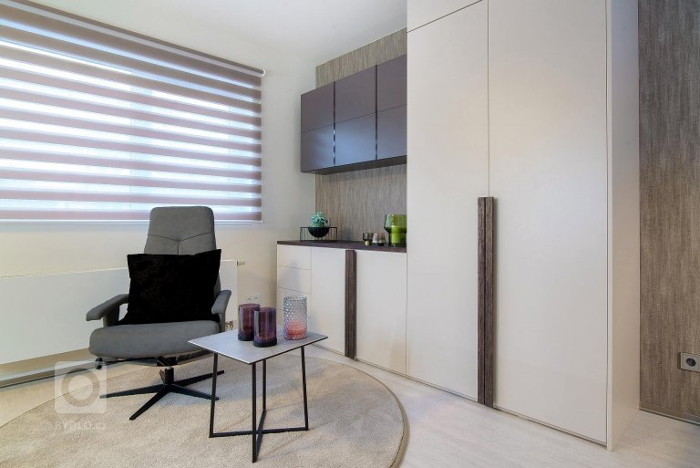 add picture to album