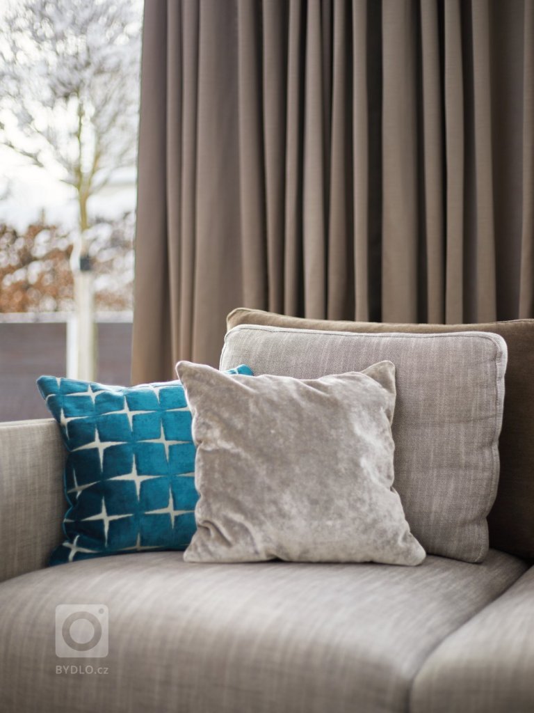 add picture to album