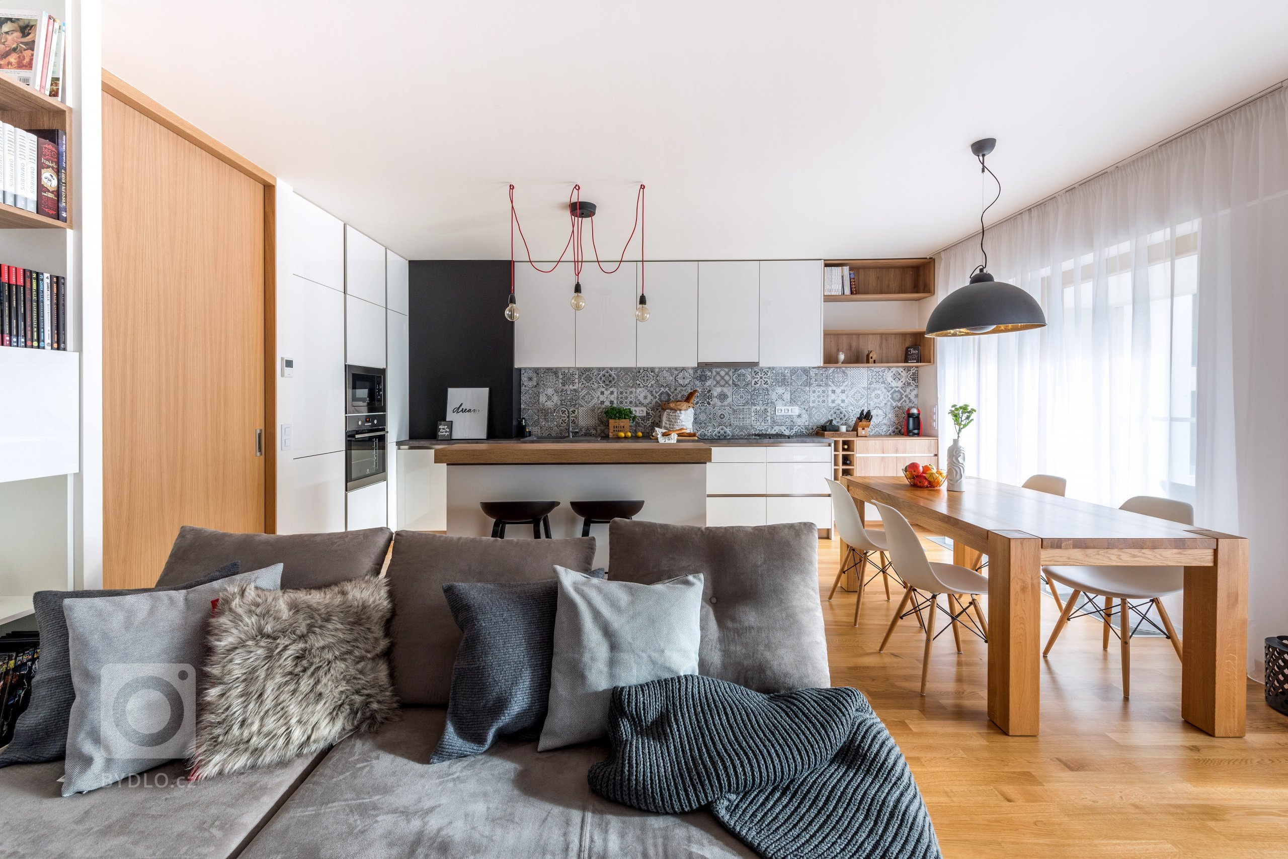 Královské Vinohrady jsou rezidenční čtvrtí se širokými ulicemi plnými elegantních činžovních domů, půvabných kaváren, dobrých restaurací i zeleně. Noblesu této…