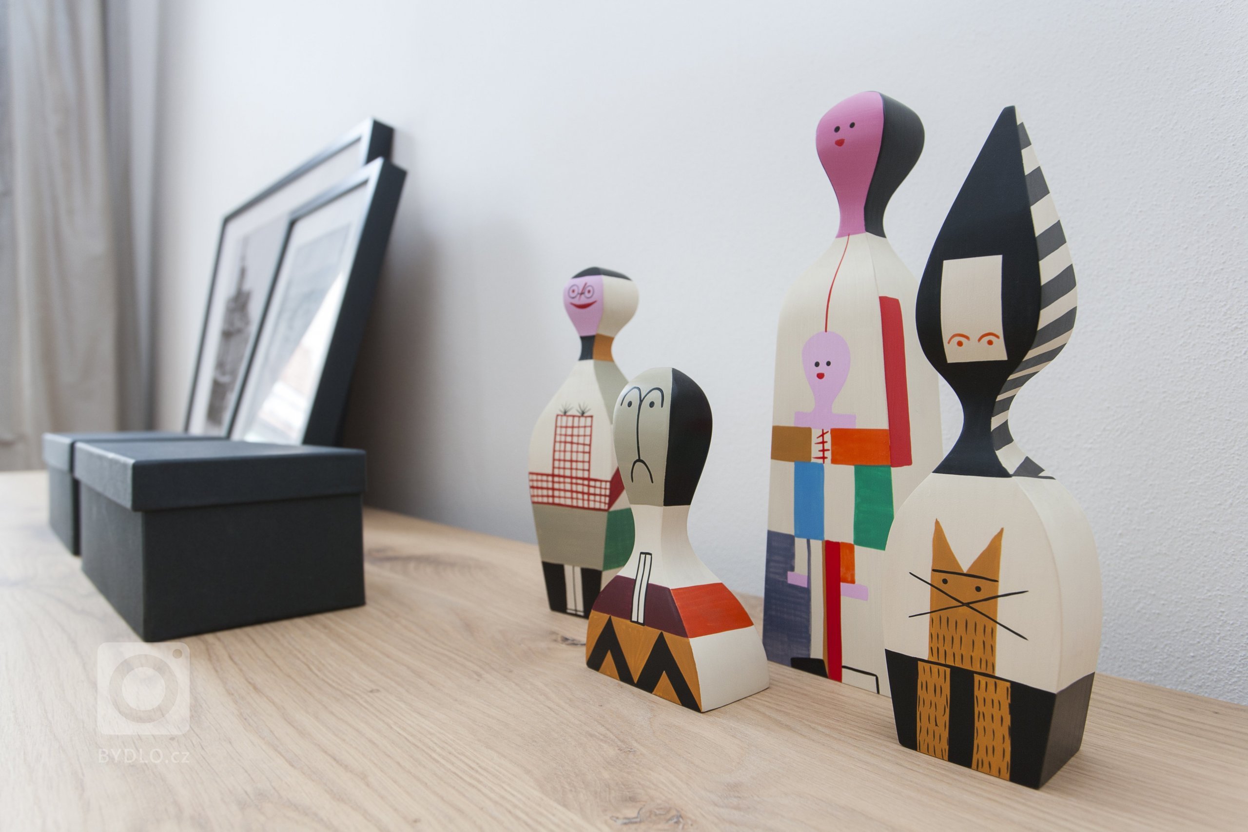 Byt dýchá příjemnou atmosférou,&nbsp;dům je ze 30. let 20. století v klidné ulici přímo v centru pražského dění. Při rekonstrukci se podařílo zachovat řadu…