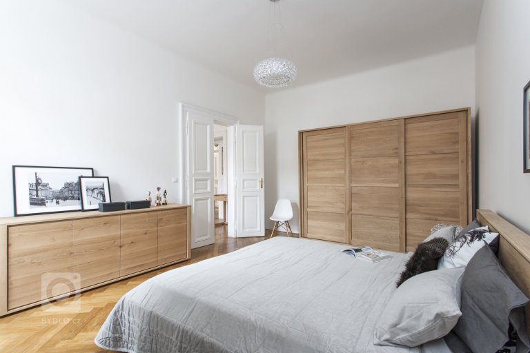 add picture to album