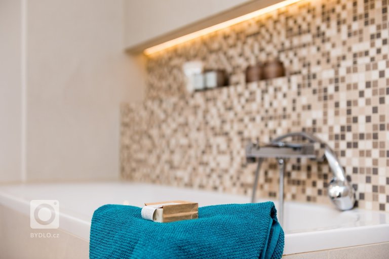 add picture to album