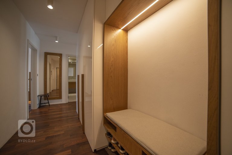 add picture to album