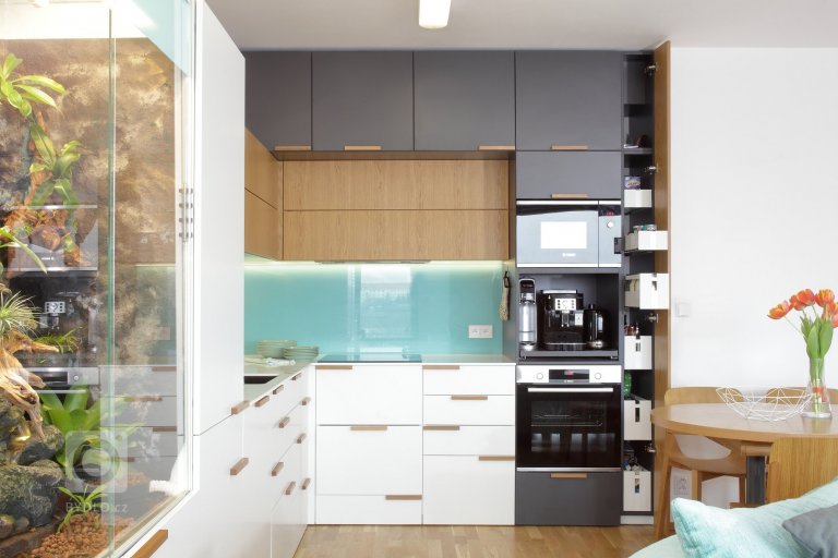 add picture to album