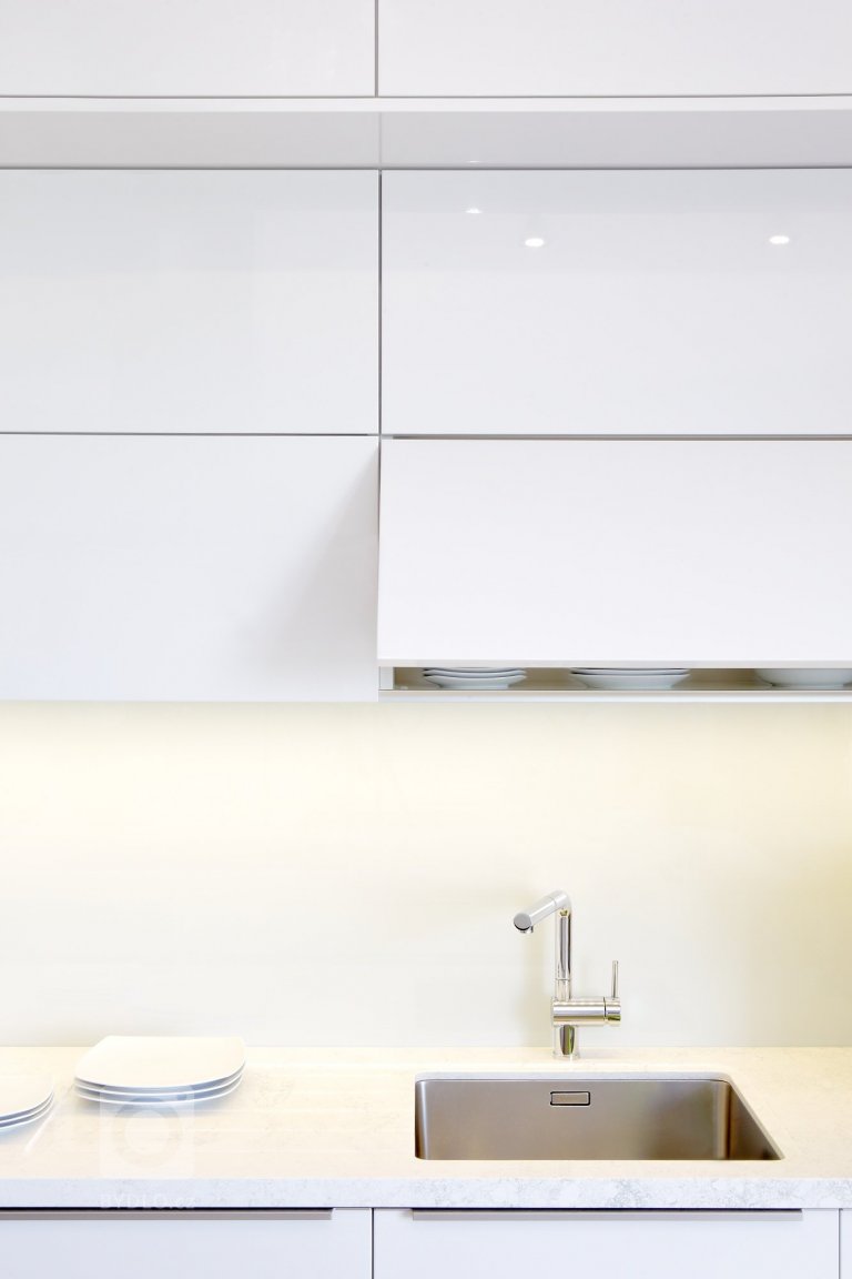 add picture to album