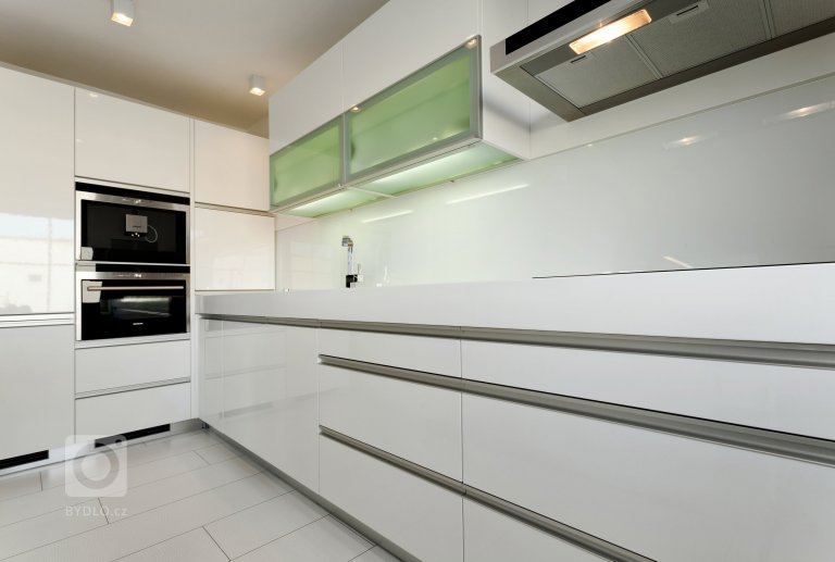 add picture to album