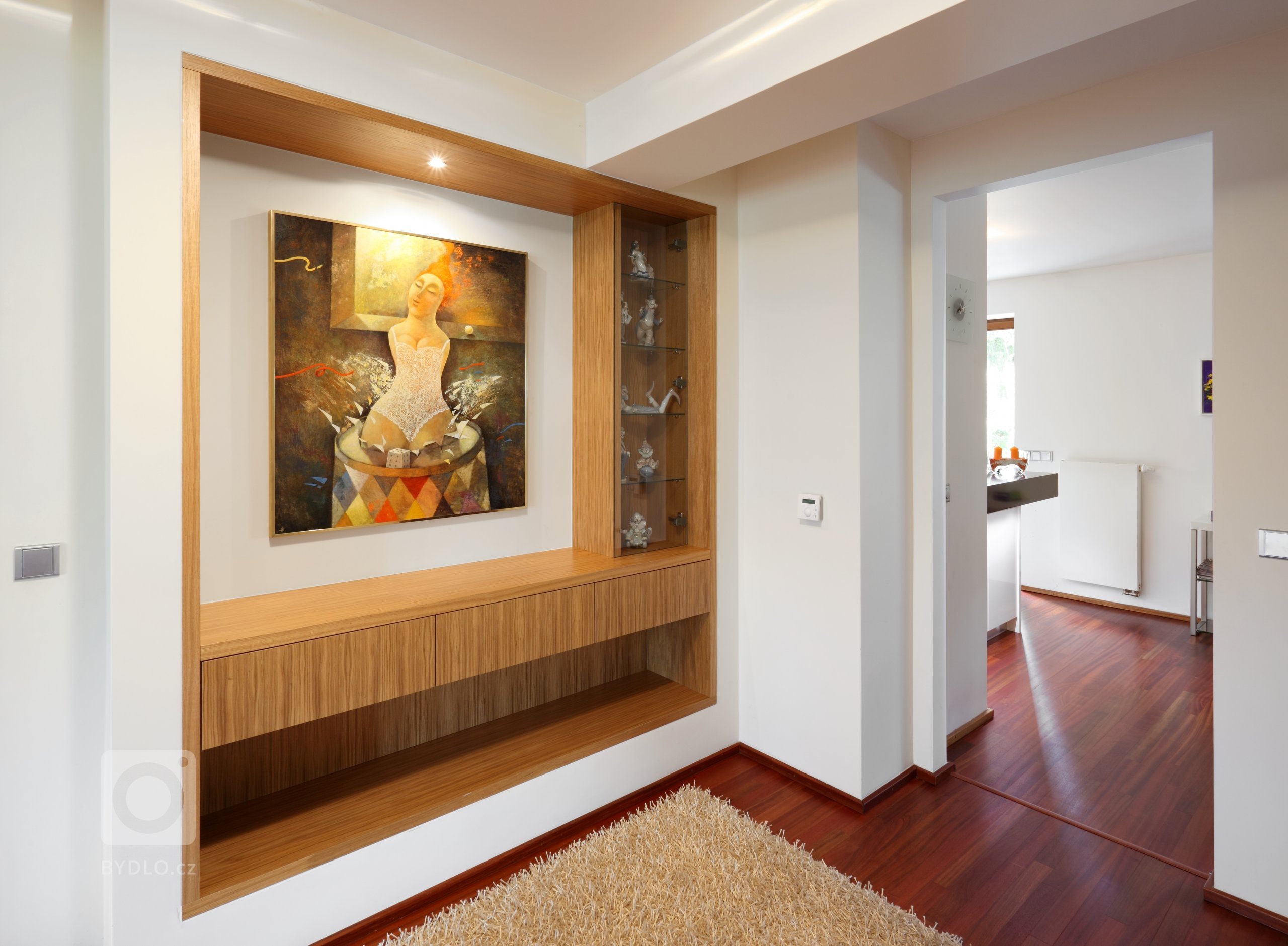 Nenuceně elegantní kuchyně ve světlých barvách, ve které nikdy nebudete nic hledat. Vše má své místo a ani kousíček nevyšel nazmar! Jako příklad můžeme uvést…