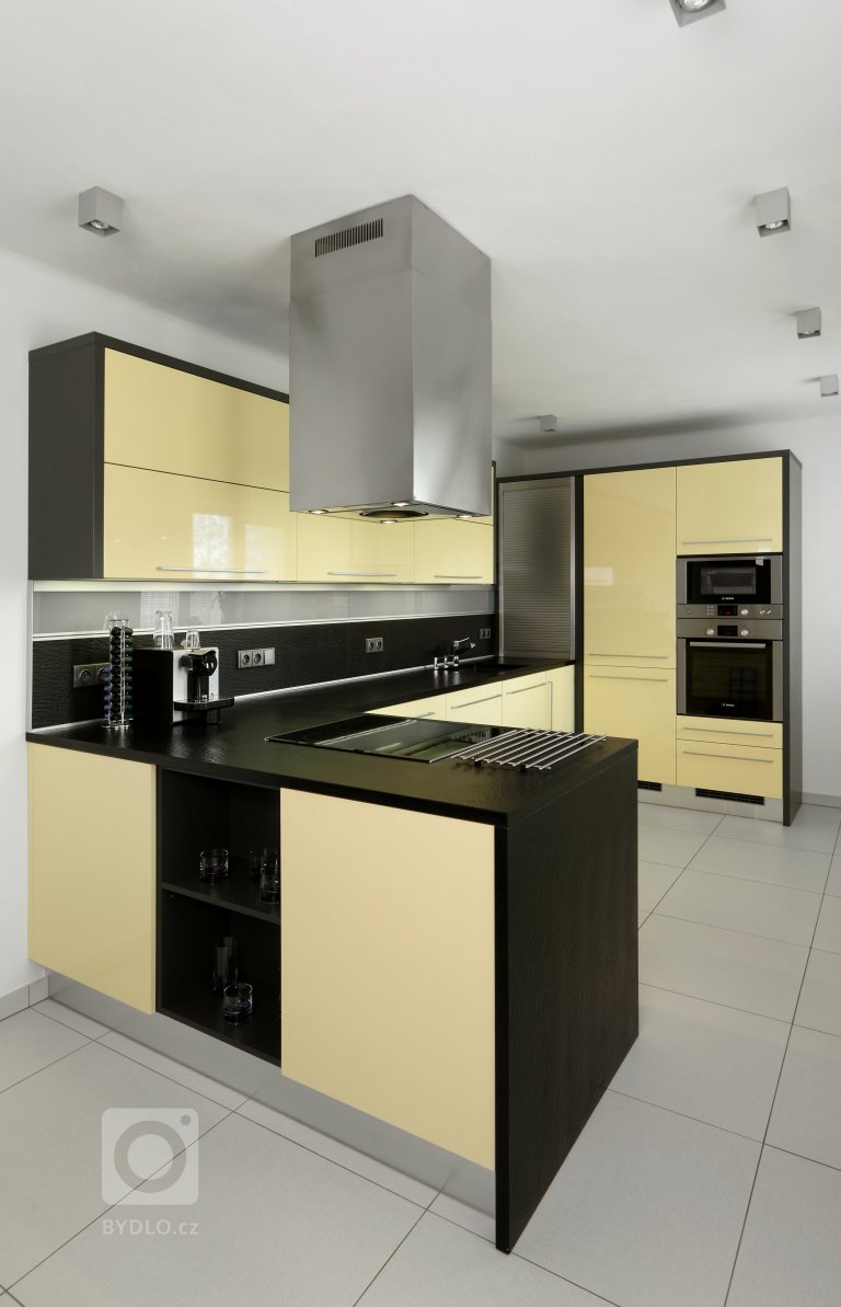 add picture to album