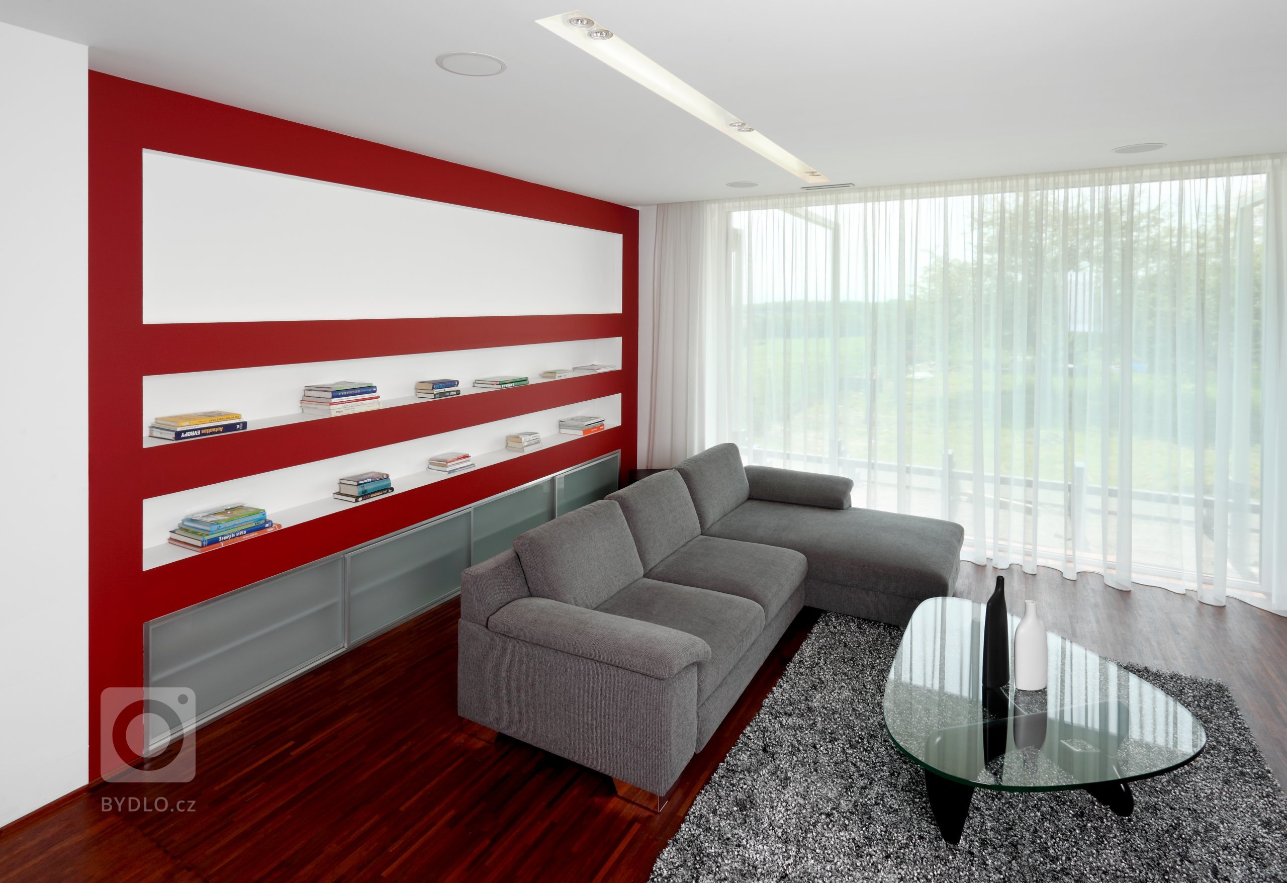 Představujeme vám kuchyni pečlivě navrženou tak, aby krásně zapadla do interiéru a maximálně využila prostor, který byl k dispozici. Veškeré povrchy jsou…