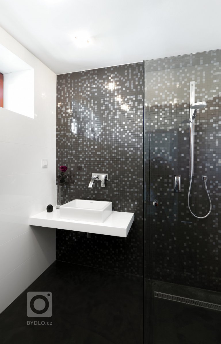 add picture to album