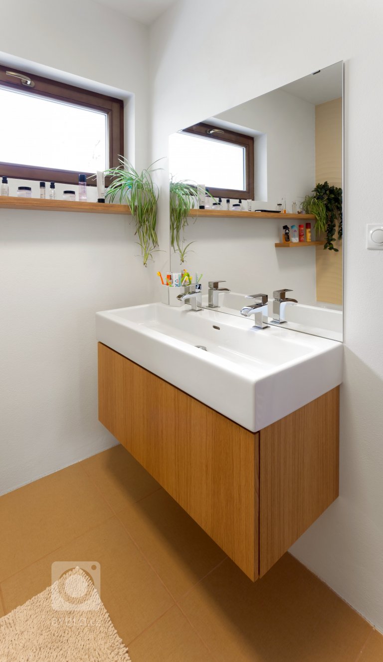 add picture to album