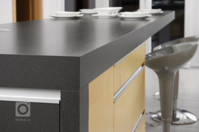 add picture to album