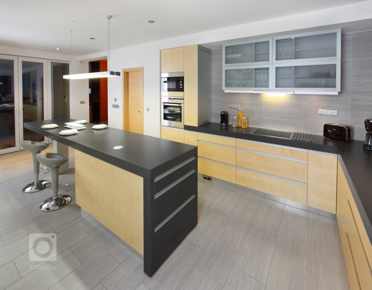 add picture to album