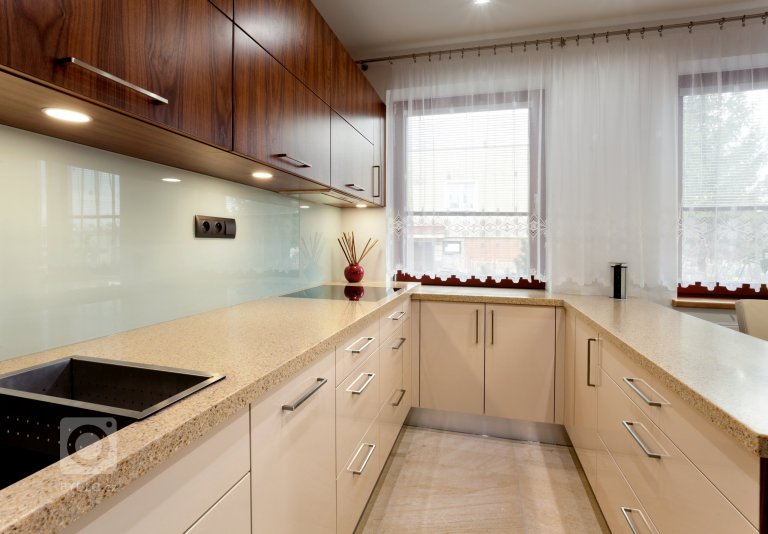 add picture to album