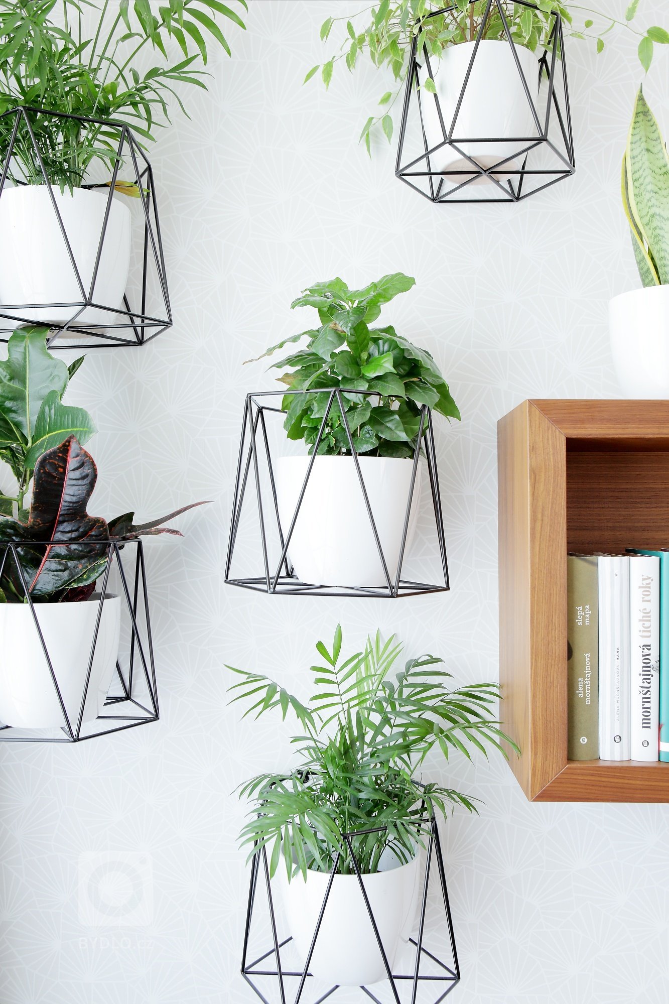 Každý si při práci potřebuje trochu odpočinout! Tady je ideální příklad toho, jak spojit příjemné s užitečným a zařídit si pracovnu s dostatkem prostoru i pro…