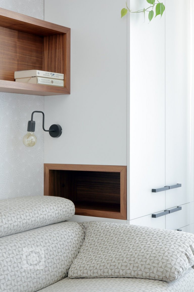 add picture to album