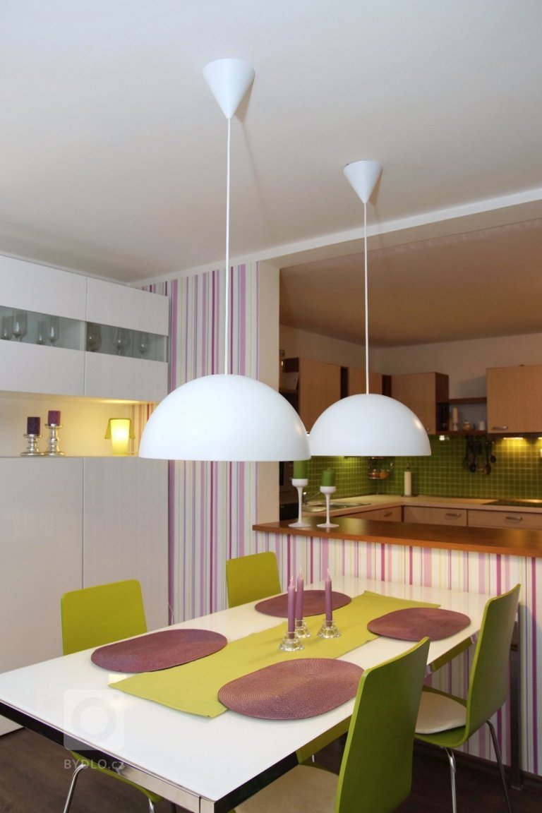 add picture to album