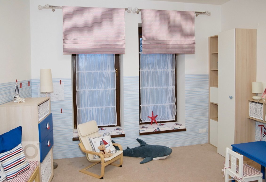 Herna pro malého chlapečka v námořnickém&nbsp;stylu byla rovněž již částečně zařízena, ale chtělo to barevně i stylově vyladit, aby prostor jednak sloužil…