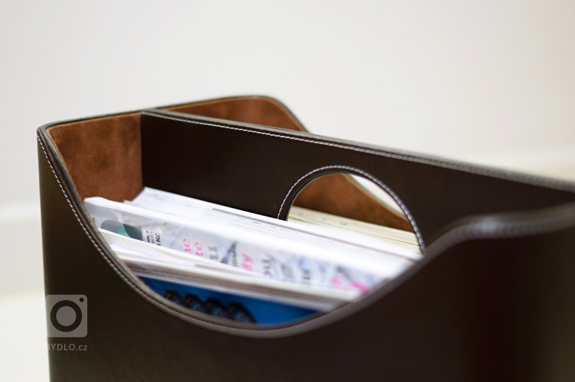 Tento obývací pokoj prošel redesignem,&nbsp; tedy část zařízení zůstala původní a část byla nově vyrobena namíru. Celkově byl interier barevně a materiálově…