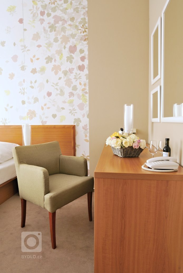 add picture to album