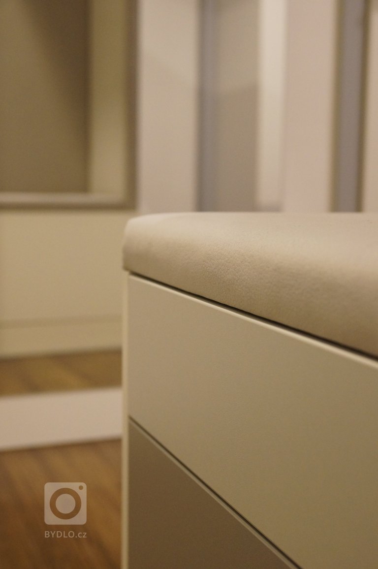 add picture to album