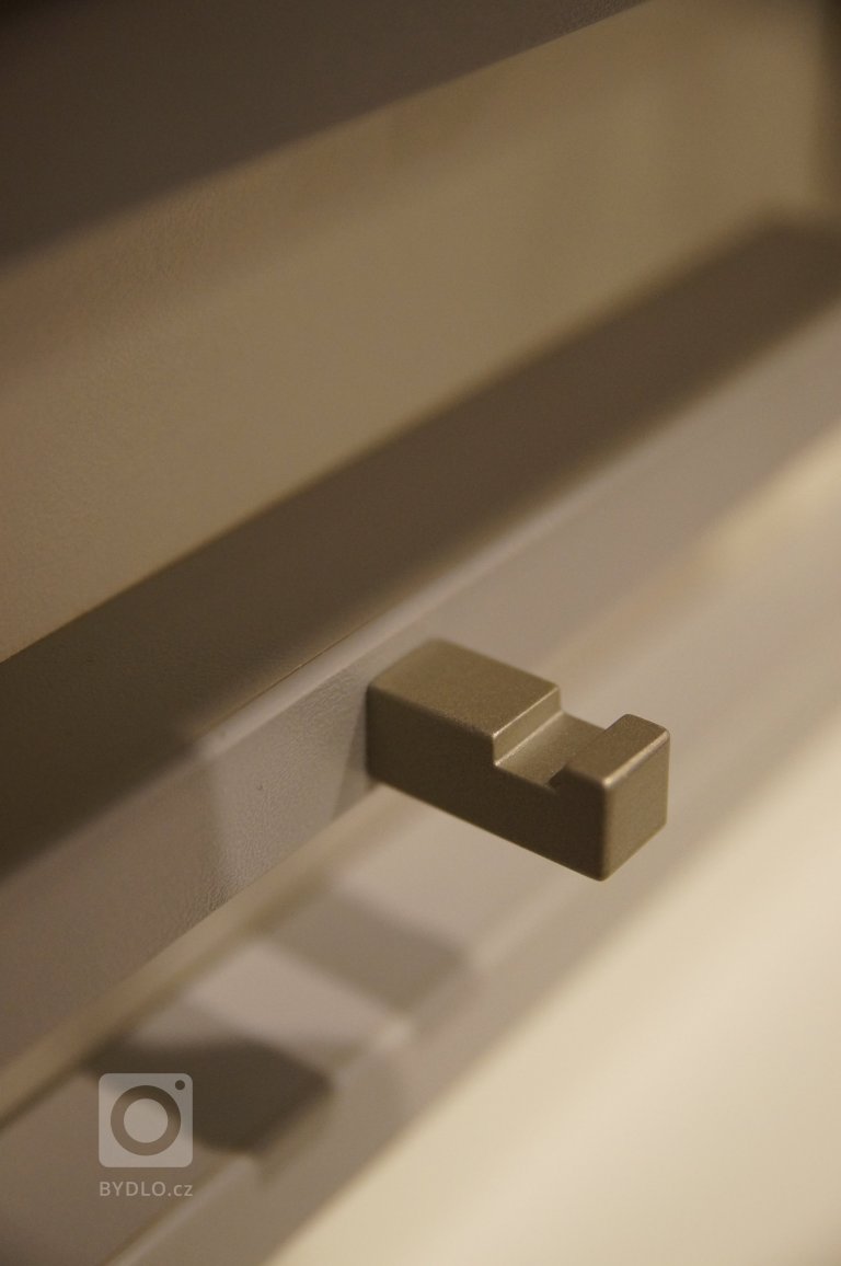 add picture to album