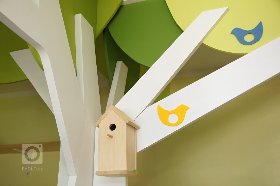 Dětský pokoj se stromy