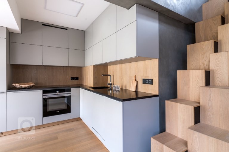 add picture to album