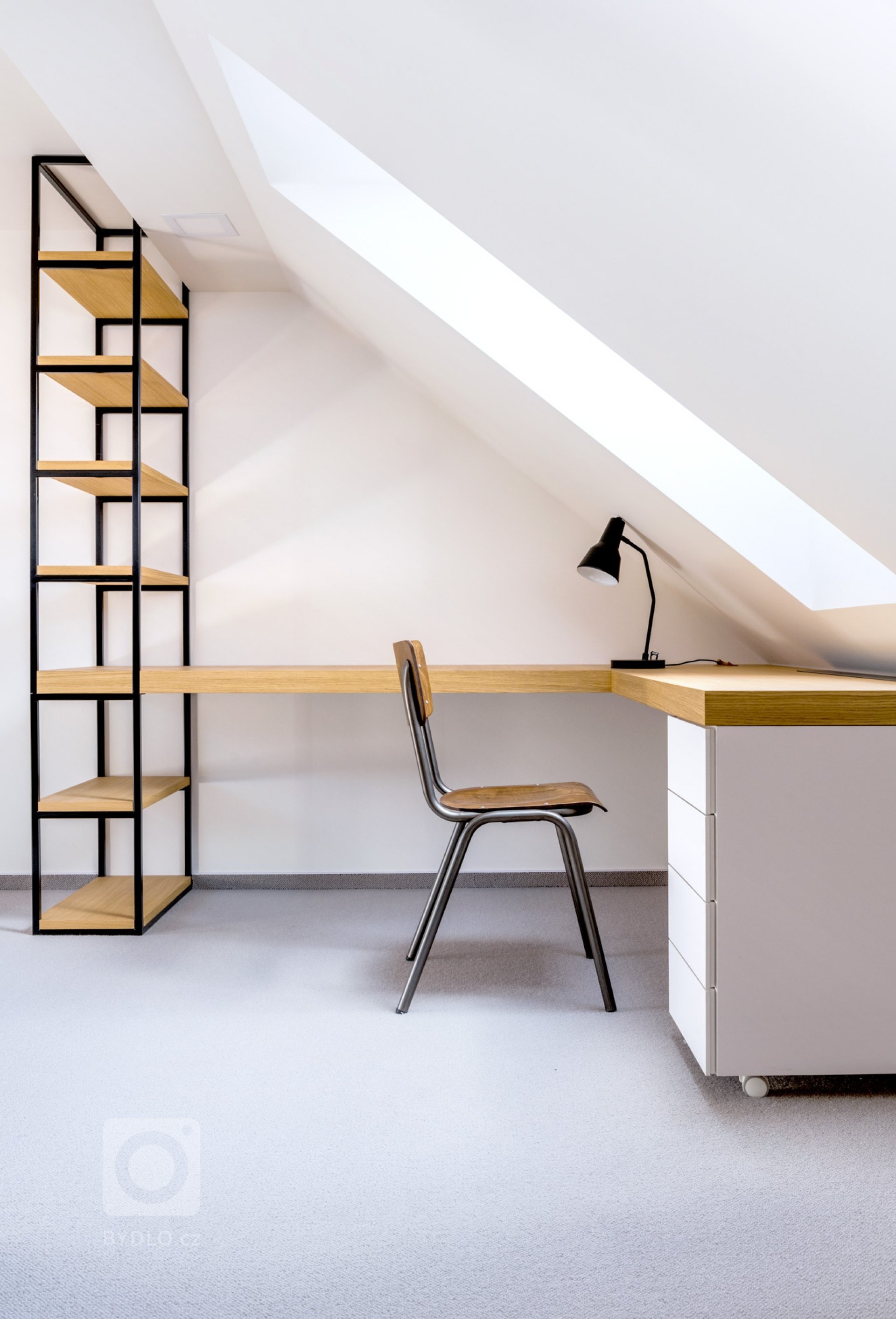 Investorka koupila mezonetový byt o&nbsp;výměře cca 72 m&sup2; a sama provedla částečnou rekonstrukci. My jsme dostali za úkol vytvořit obývací prostor s&nbsp…