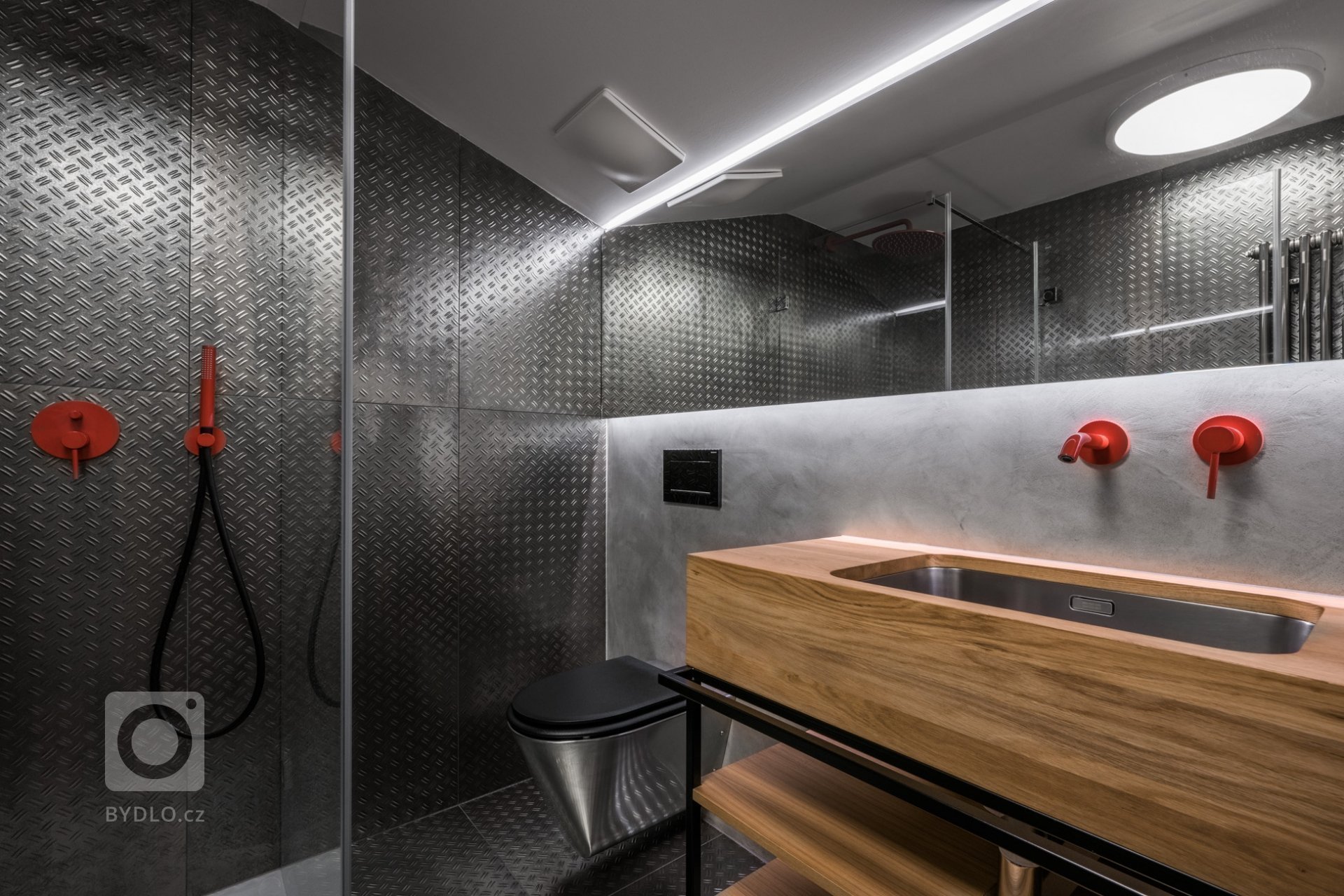 Investorka koupila mezonetový byt o&nbsp;výměře cca 72 m&sup2; a sama provedla částečnou rekonstrukci. My jsme dostali za úkol vytvořit obývací prostor s&nbsp…