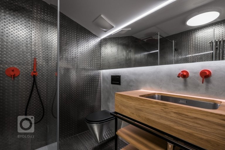 add picture to album