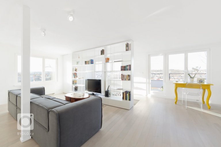 add picture to album