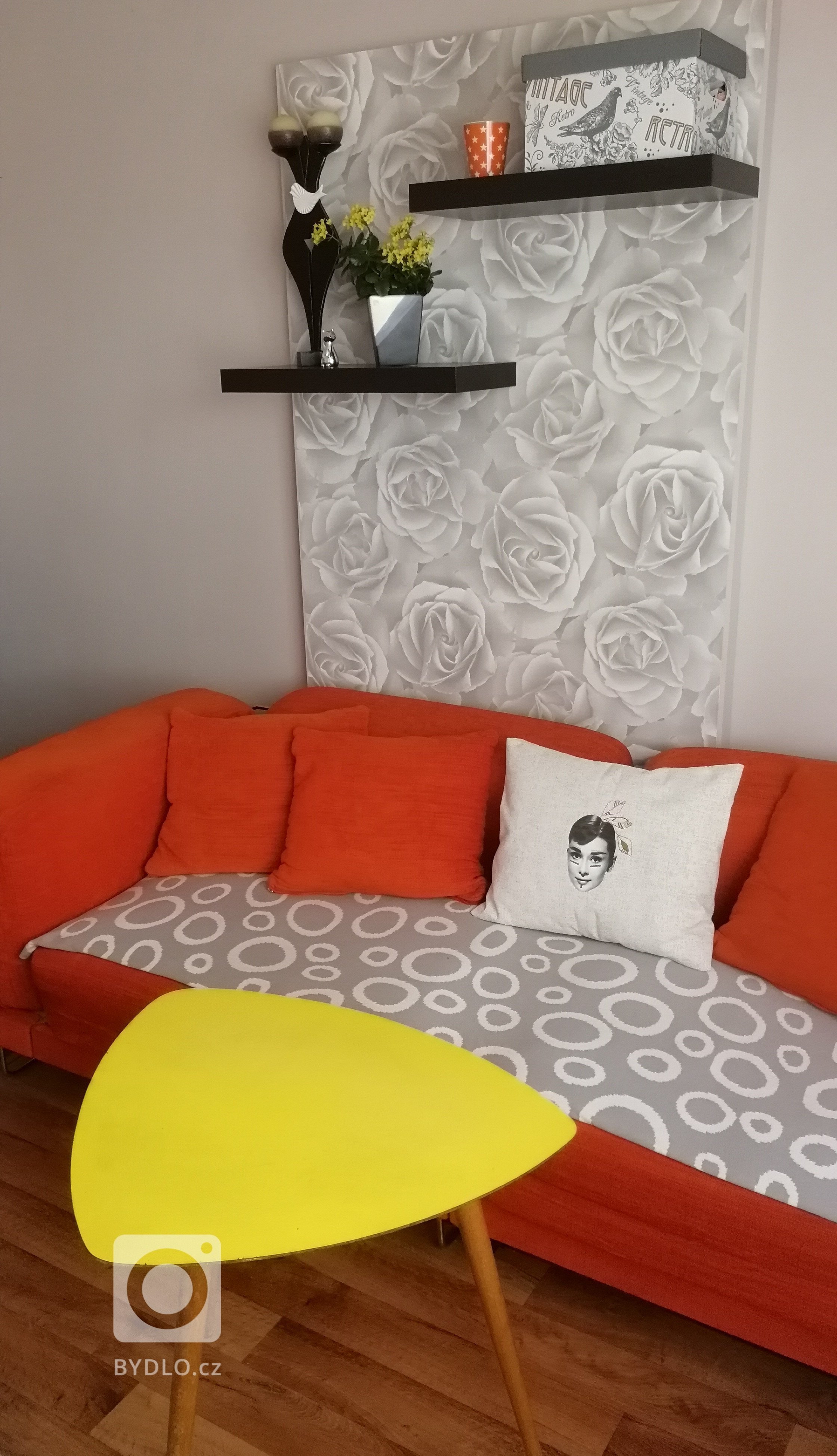 Zakryté dveře v pokoji pro hosty